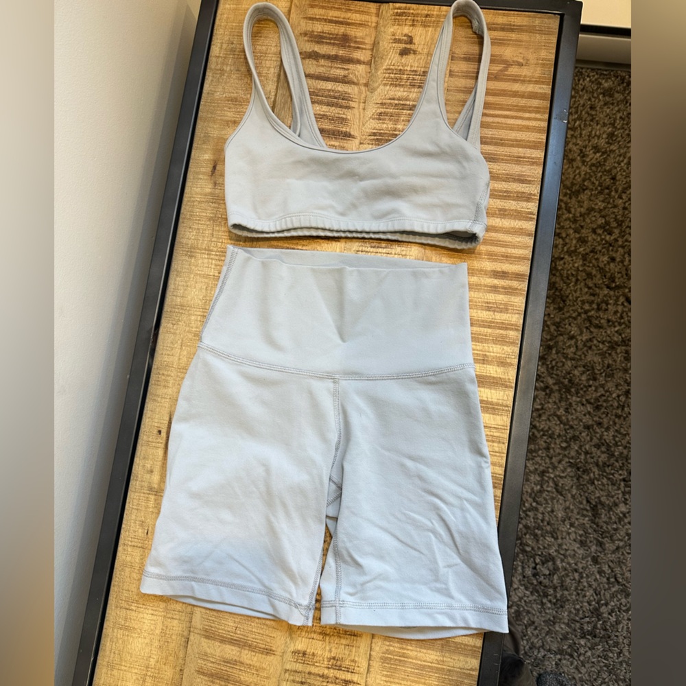 TNA butter Gray/blue active SET Apparel